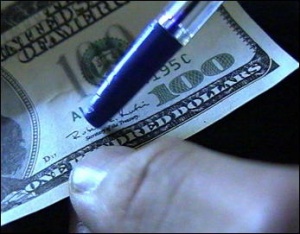 Ростовские милиционеры задержали сбытчиков фальшивых долларов