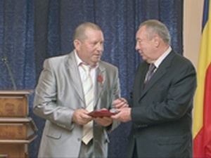 Владимир Чуб вручил государственные награды жителям области