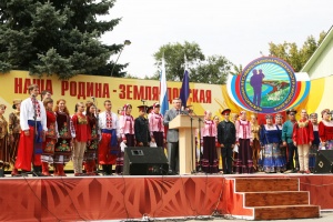 Губернатор побывал на востоке области и открыл Фестиваль национальных культур