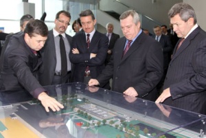 Василий Голубев принял участие в закладке первого камня нового завода