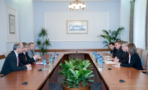 Василий Голубев провел рабочую встречу с главой «Ашана»