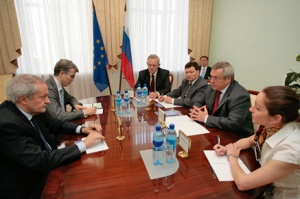 Губернатор встретился с главой представительства Евросоюза в РФ Фернандо Валенсуэлой