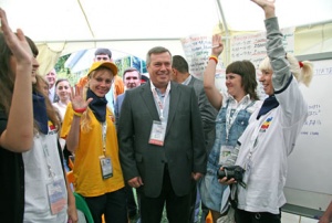 Василий Голубев встретился с молодёжью на форуме «Ростов-2011»
