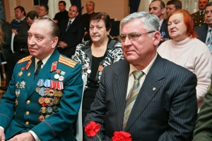 Губернатор наградил ветеранов боевых действий