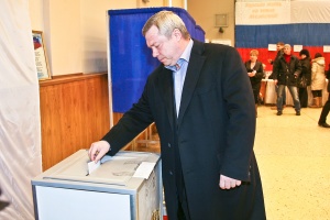 Губернатор Ростовской области проголосовал на выборах Президента России