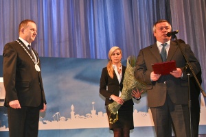 Василий Голубев поздравил вступившего в должность мэра Таганрога Владимира Прасолова