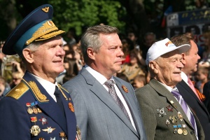 Губернатор принял участие в праздновании 67-й годовщины Великой Победы