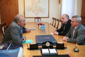 На встрече Василия Голубева с представителями «Газпрома» обсуждены сроки и ход строительства «Южного коридора»
