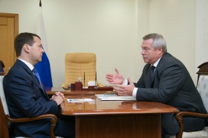 Дмитрий Медведев и Василий Голубев обсудили использование инновационных разработок в донском АПК