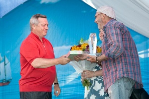 Губернатор вручил награды победителям 15-го фестиваля авторской песни «Струны души»