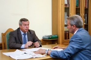 Василий Голубев и Валерий Путилин обсудили перспективы развития Батайска