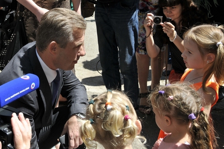Уполномоченный при Президенте Российской Федерации по правам ребёнка Павел Астахов встретился с детьми и родителями – жителями юго-востока Украины