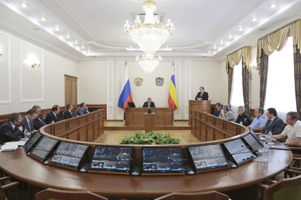 Губернатор Василий Голубев провёл заседание комиссии по противодействию коррупции